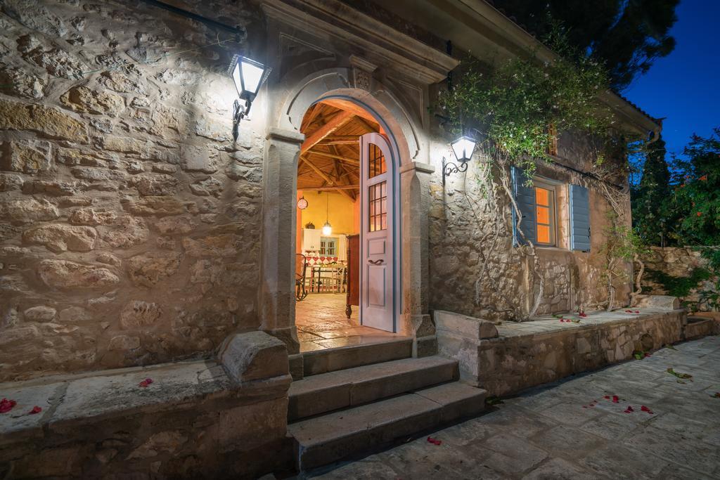 Bratis Holiday Home Kallithea  Extérieur photo