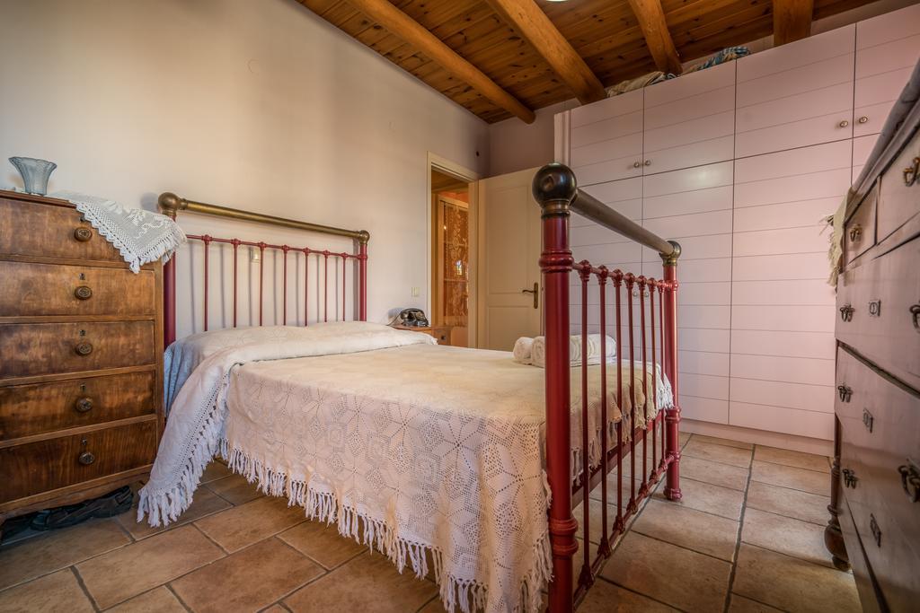 Bratis Holiday Home Kallithea  Extérieur photo