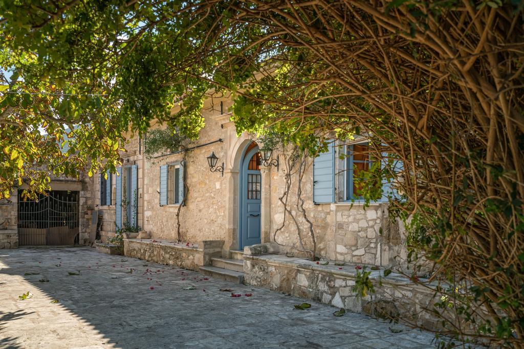 Bratis Holiday Home Kallithea  Extérieur photo