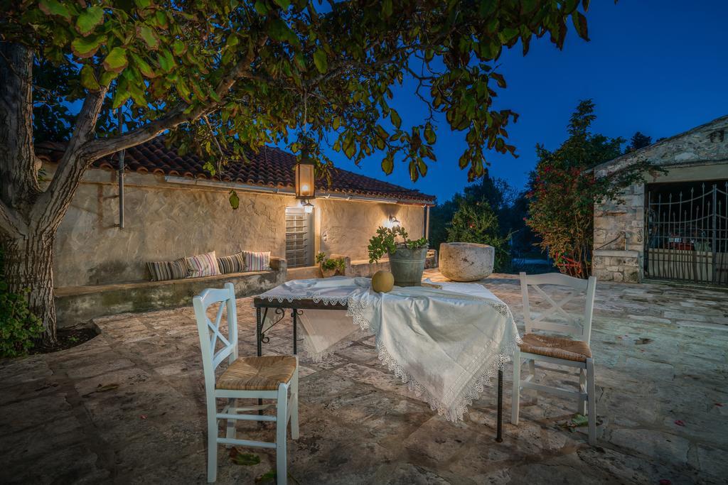 Bratis Holiday Home Kallithea  Extérieur photo