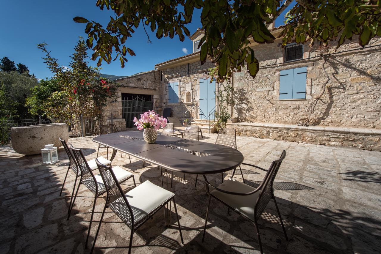 Bratis Holiday Home Kallithea  Extérieur photo